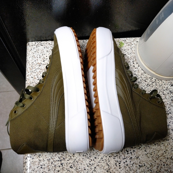 Shoes - Picture 10 of 12